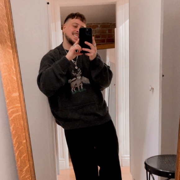 Meet your Posher, Brodie Elias - Picture 1 of 1